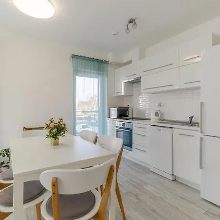 Admiral Luxury Vi By Bltn